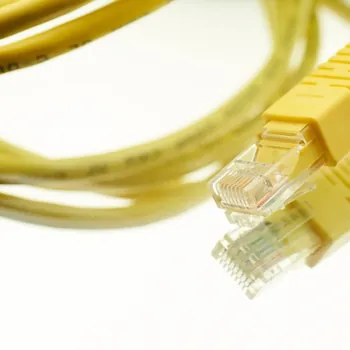 Kabel jaringan siap dipasang — pekerjaan teknis dimulai